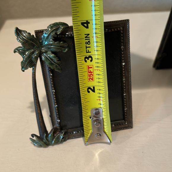 2 small picture frames - Picture 3 of 6